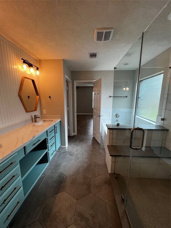 Building Photo - 6702 Path Way Ct