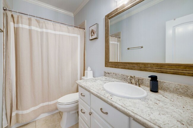 Building Photo - 514 Cortlandt St