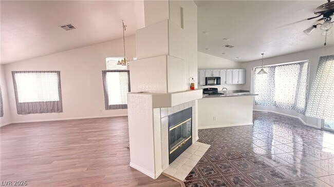 Building Photo - 6263 Dalbergia Ave