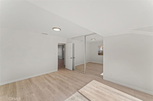 Building Photo - 14722 Strathern St