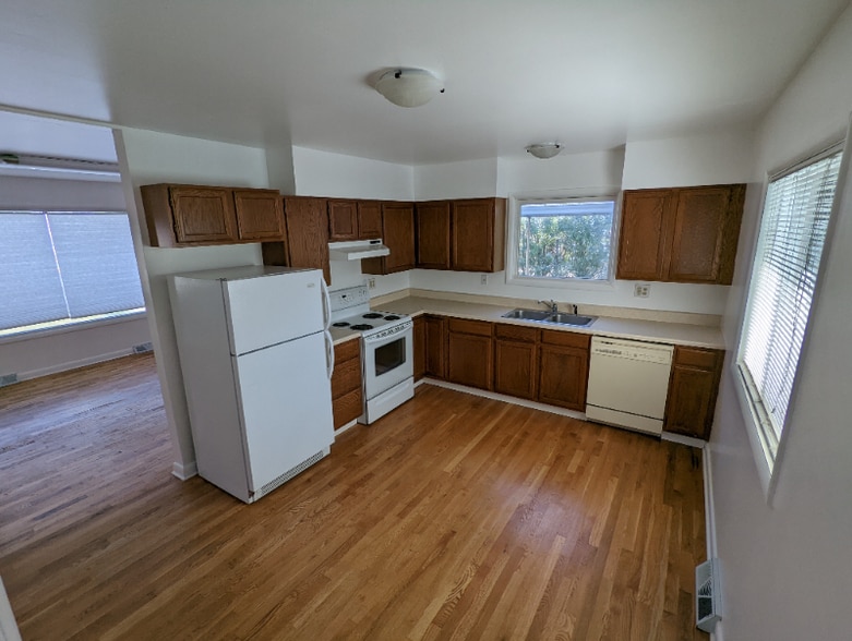 Building Photo - 209 S 19th Ave