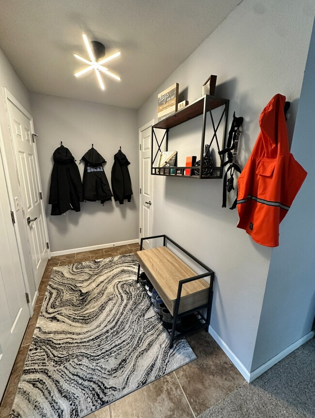 Building Photo - 420 Evergreen Dr