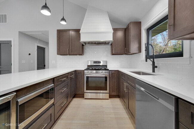 Building Photo - 66 Mionske Dr
