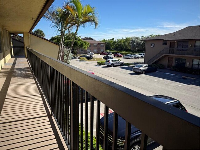 Building Photo - 10007 Winding Lake Rd