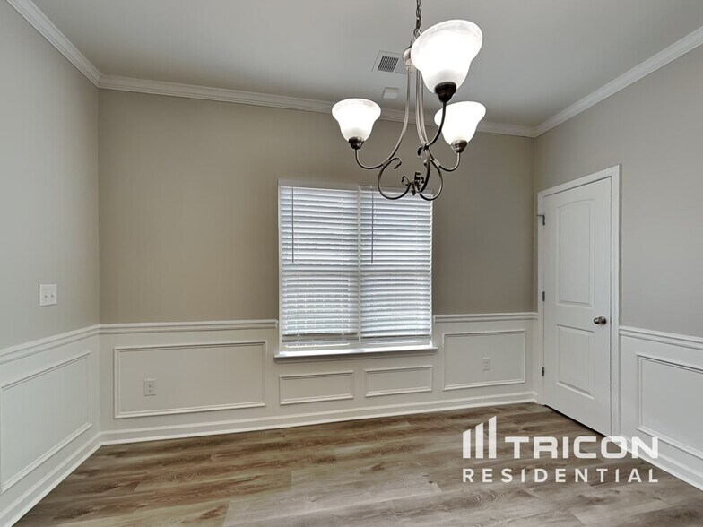 Building Photo - 10 Longleaf Cir