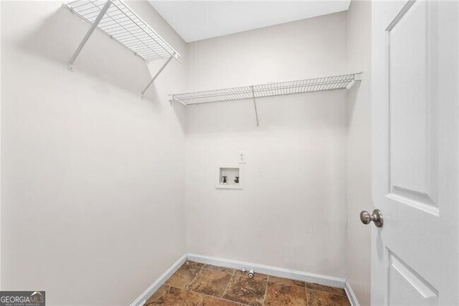 Building Photo - 560 Kimball Crest Ct
