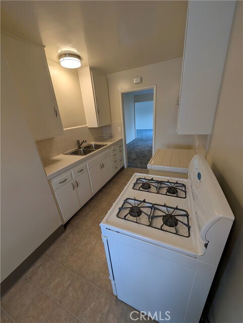 Building Photo - 610 Sunset Blvd