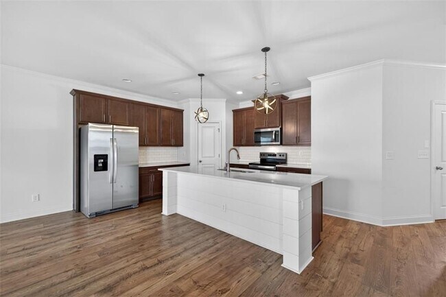 Building Photo - 5524 Garens Way
