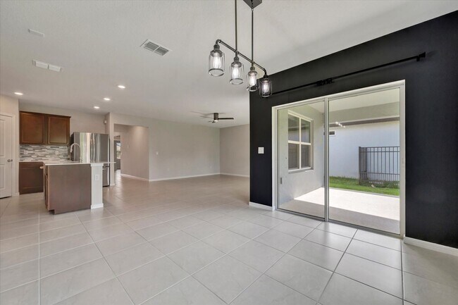 Building Photo - Newer Build - Parrish 3 Bedroom Home with ...