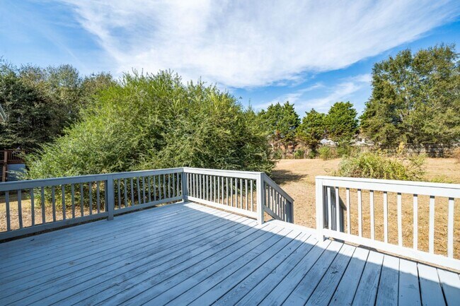 Building Photo - Hidden Gem with Tons of Space and Modern Upgrades