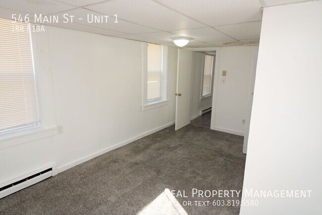 Building Photo - 546 Main St