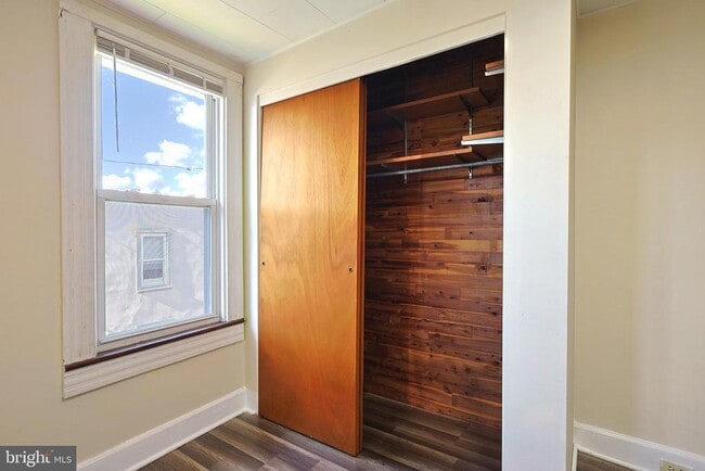 Building Photo - 113 Grand Ave