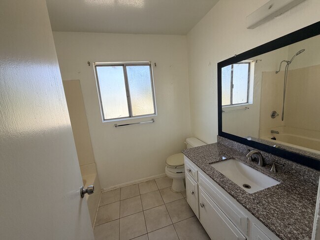 Building Photo - 1624 Mimosa Pl