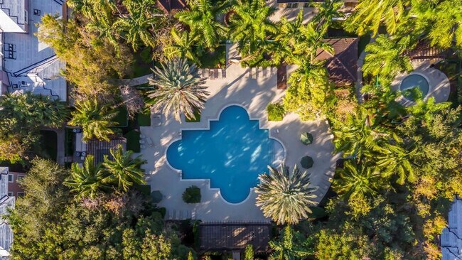 Building Photo - 6926 W Sample Rd