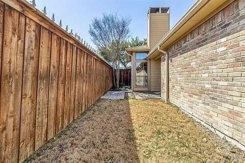 Building Photo - 2949 Allister St