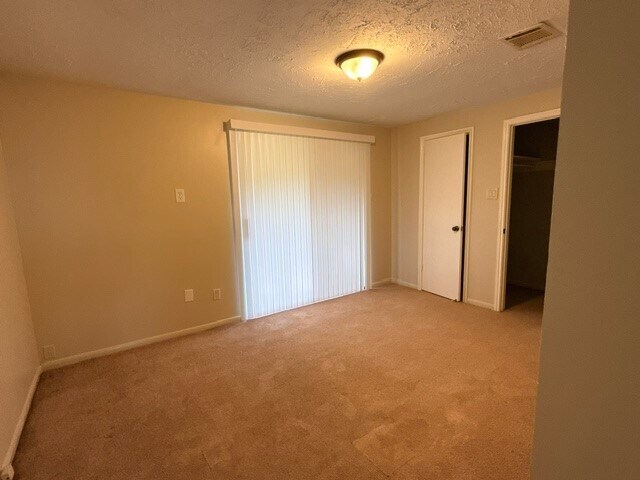 Building Photo - 6627 Krause Dr