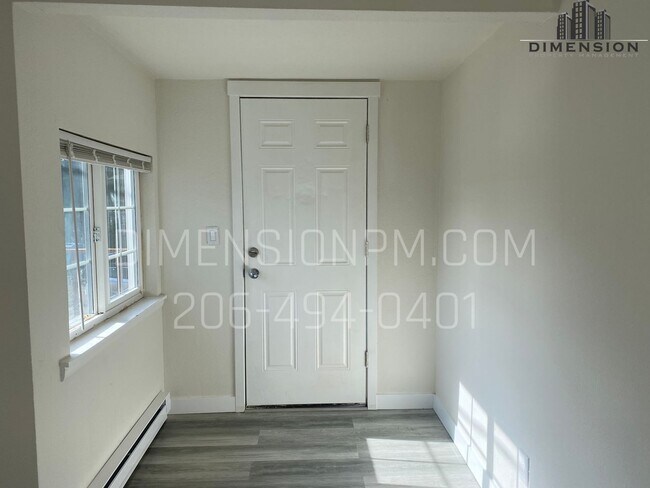 Building Photo - 1310 Poindexter Ave W