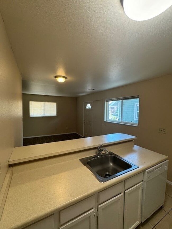 Building Photo - 2227 Arapahoe Ave