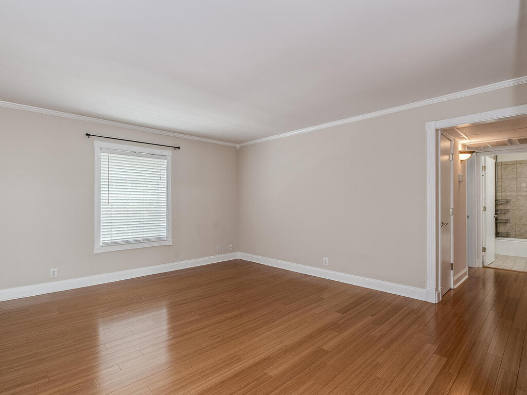 Building Photo - 2600 Park Rd