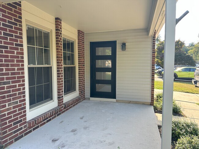 Building Photo - 223 Foxwood Ln