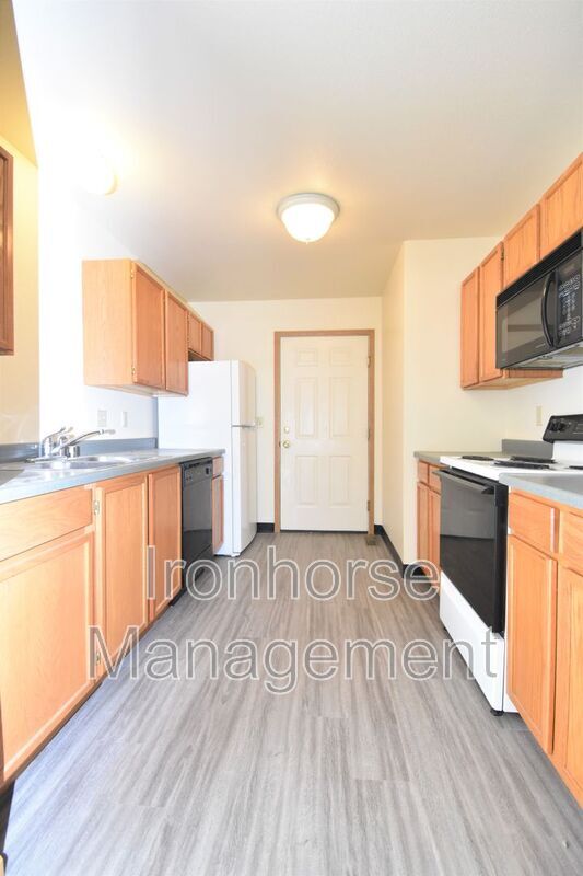 Building Photo - 2411 Wheeler Dr