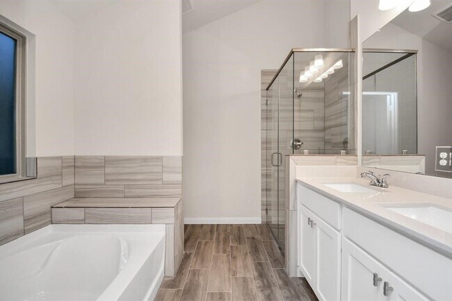 Building Photo - 6927 Escondido Dr