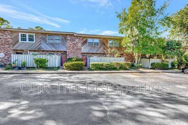 Building Photo - 309 St Charles Ct