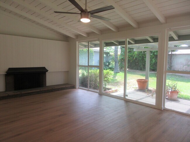 Building Photo - Book your appointment today for this cozy ...