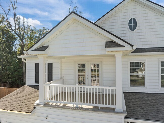 Building Photo - Beautiful Rental in Coosaw Preserve