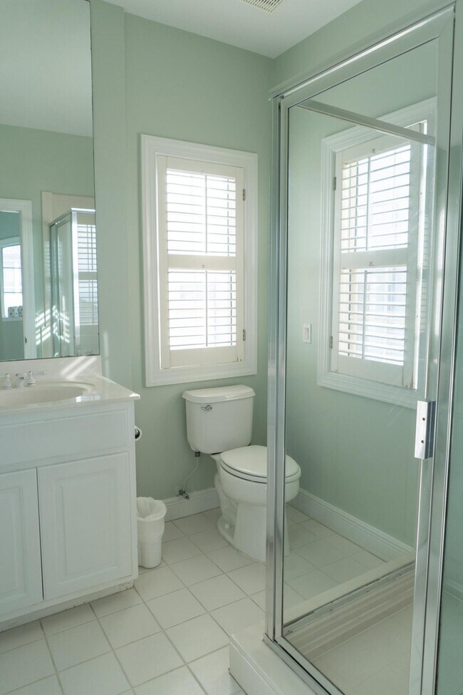 Building Photo - 223 Paradise by the Sea Blvd