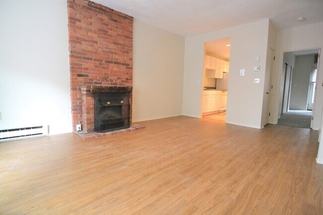 Building Photo - 67 St Germain St