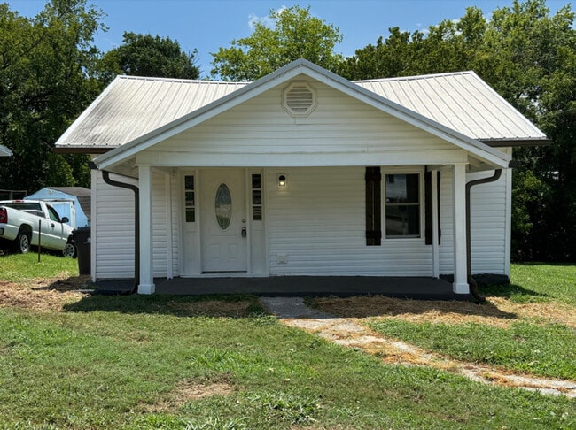 Building Photo - 1008 Avenue A