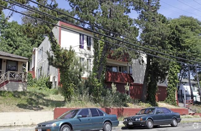 Street View - Pinewood Terrace