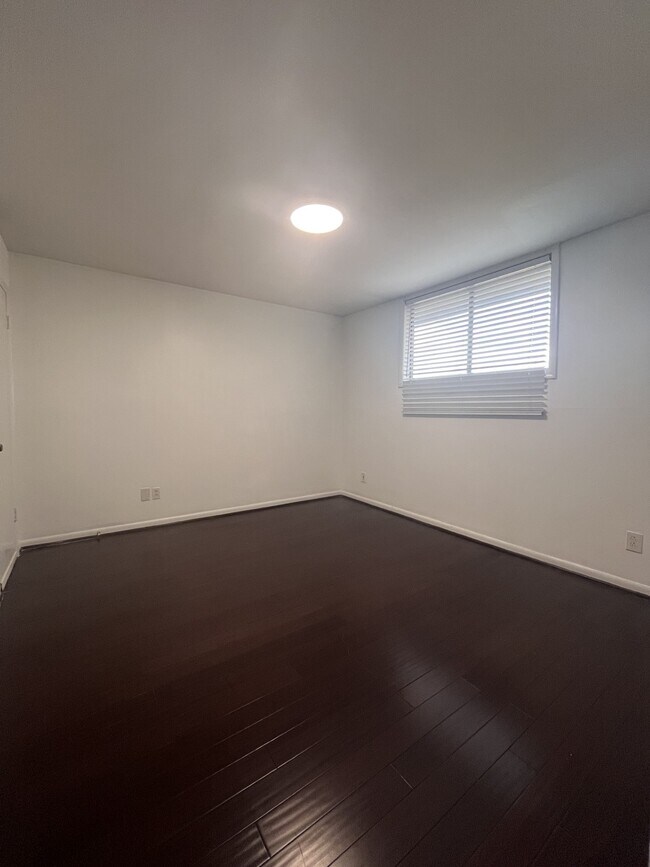 Building Photo - 5123 Del Monte Dr