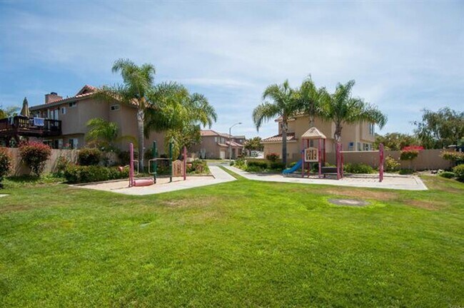 Building Photo - Desirable 3 Bedroom 2 Bath in Ivey Ridge C...