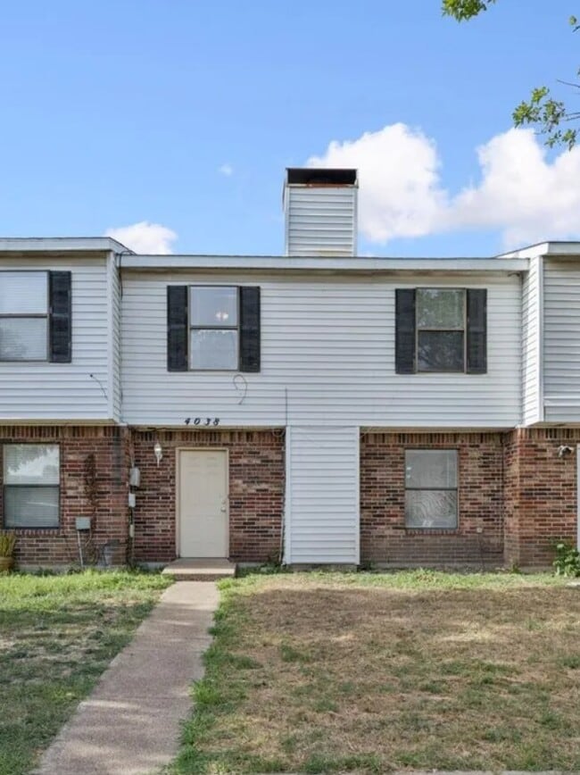 Building Photo - 4038 Walnut Park Cir