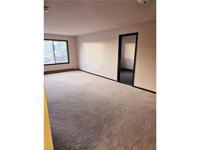 Building Photo - 812 Hills Ave