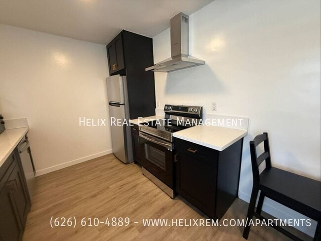 Building Photo - 1313 Huntington Dr