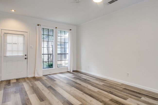 Building Photo - 4116 Cole Ave
