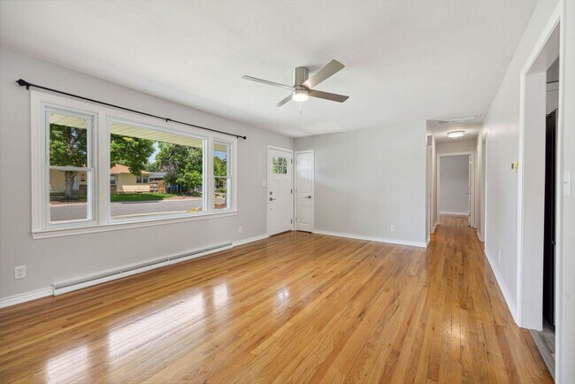 Building Photo - 1612 W 15th St