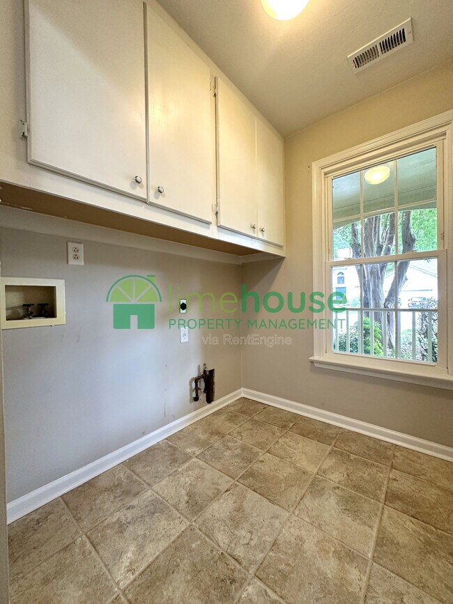 Building Photo - 2849 Crossings Dr