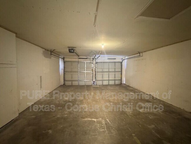 Building Photo - 4622 Newbury Ln
