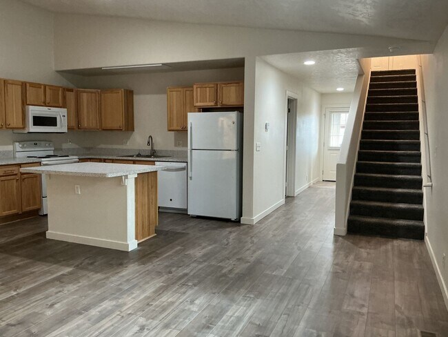 Building Photo - 16662 Shaw Pine Ct