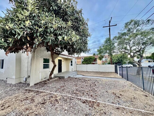 Building Photo - 554 Glover Ave