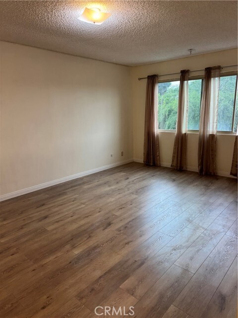 Building Photo - 1130 W Huntington Dr
