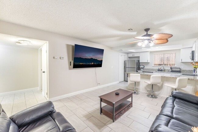 Building Photo - 4441 Rich Dr