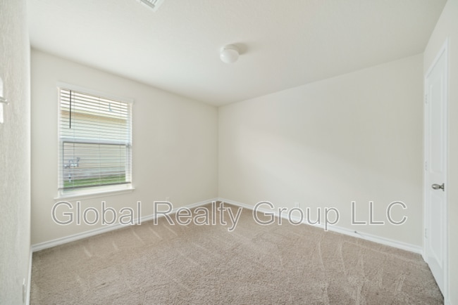 Building Photo - 213 Gravel Gray