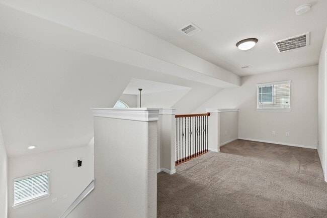 Building Photo - 3334 Clearview Villa Way