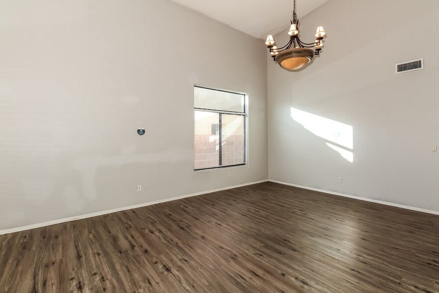 Building Photo - 8416 N Sand Flower Rd