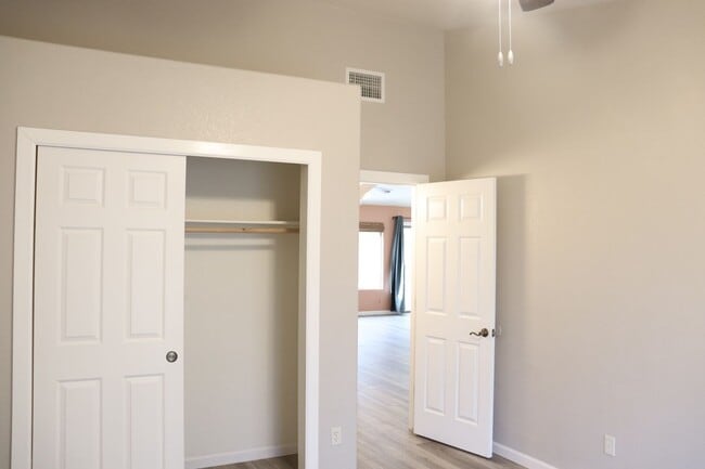 Building Photo - Three bedroom home in Canyon de Flores